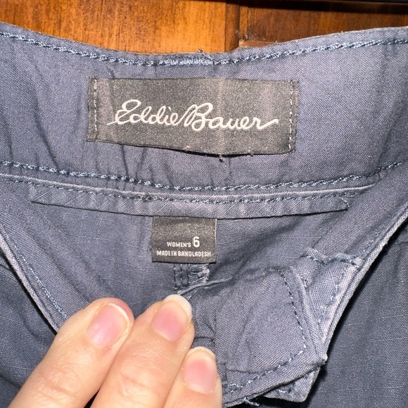 Eddie Bauer Women’s Cargo Capri Pants | Size 7 | 
Blue-Gray Utility Style - Picture 5 of 8